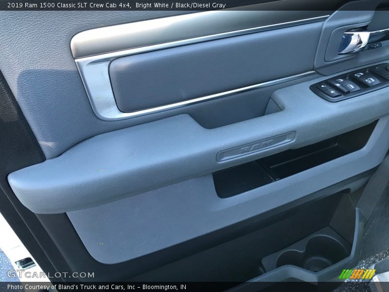 Bright White / Black/Diesel Gray 2019 Ram 1500 Classic SLT Crew Cab 4x4