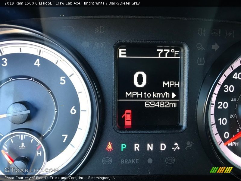 Bright White / Black/Diesel Gray 2019 Ram 1500 Classic SLT Crew Cab 4x4