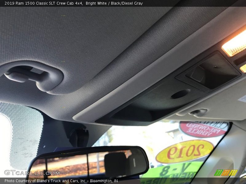 Bright White / Black/Diesel Gray 2019 Ram 1500 Classic SLT Crew Cab 4x4