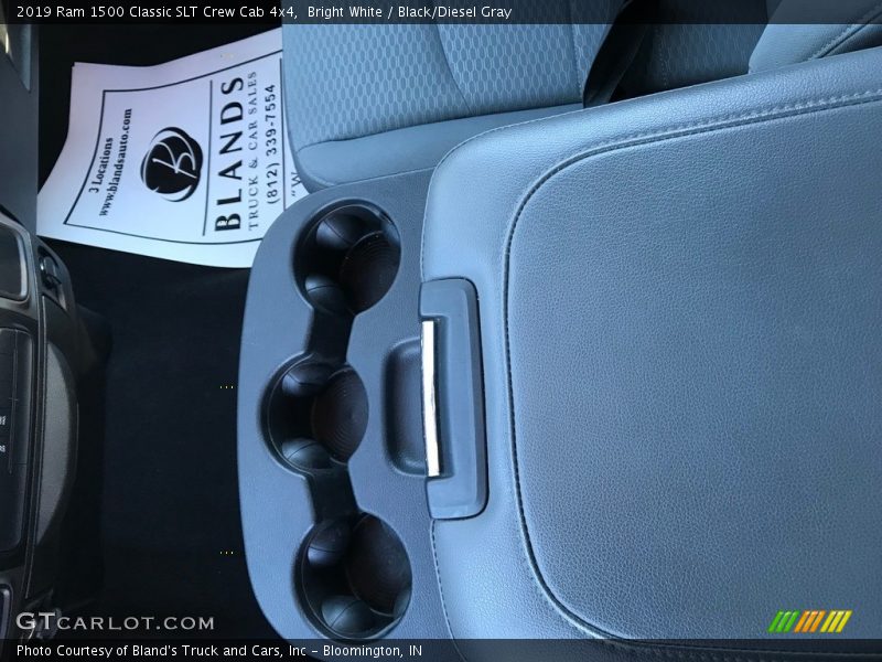 Bright White / Black/Diesel Gray 2019 Ram 1500 Classic SLT Crew Cab 4x4
