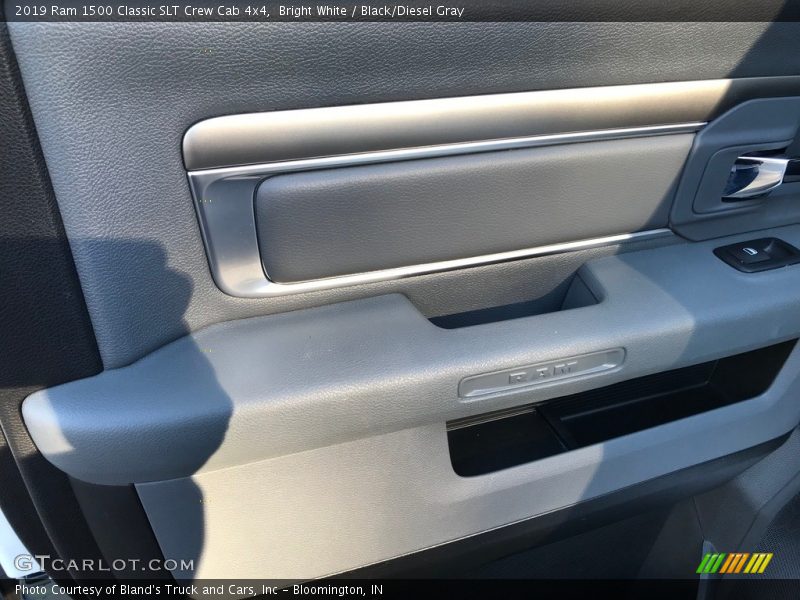 Bright White / Black/Diesel Gray 2019 Ram 1500 Classic SLT Crew Cab 4x4
