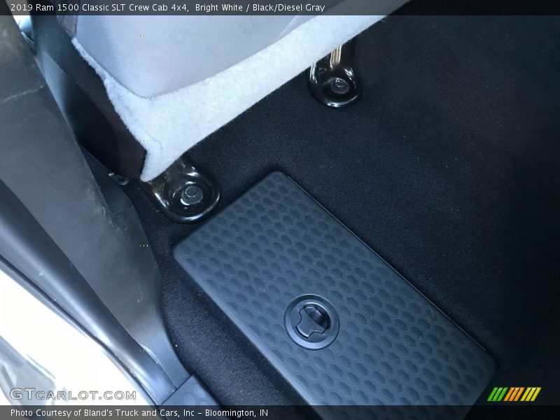 Bright White / Black/Diesel Gray 2019 Ram 1500 Classic SLT Crew Cab 4x4