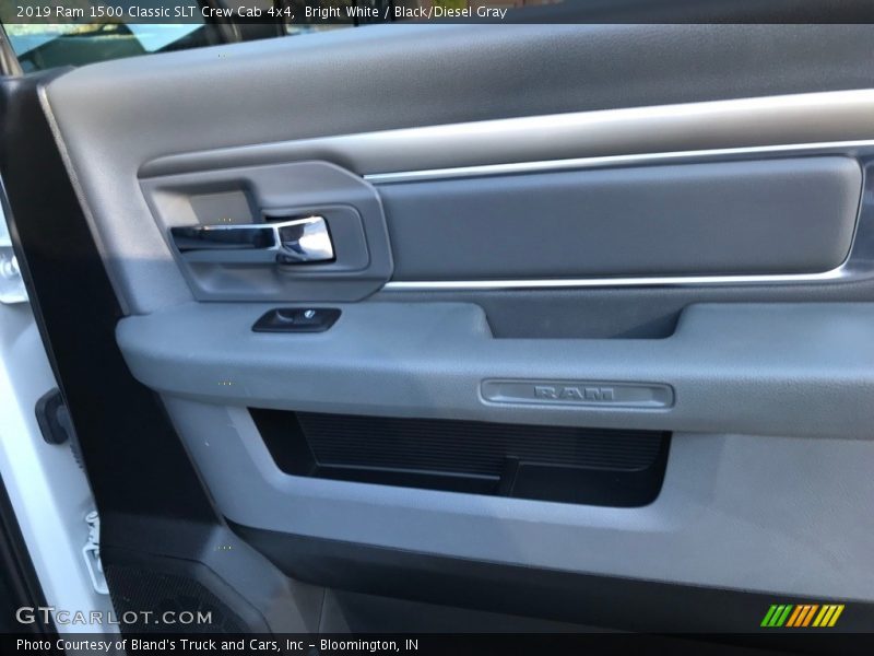 Bright White / Black/Diesel Gray 2019 Ram 1500 Classic SLT Crew Cab 4x4