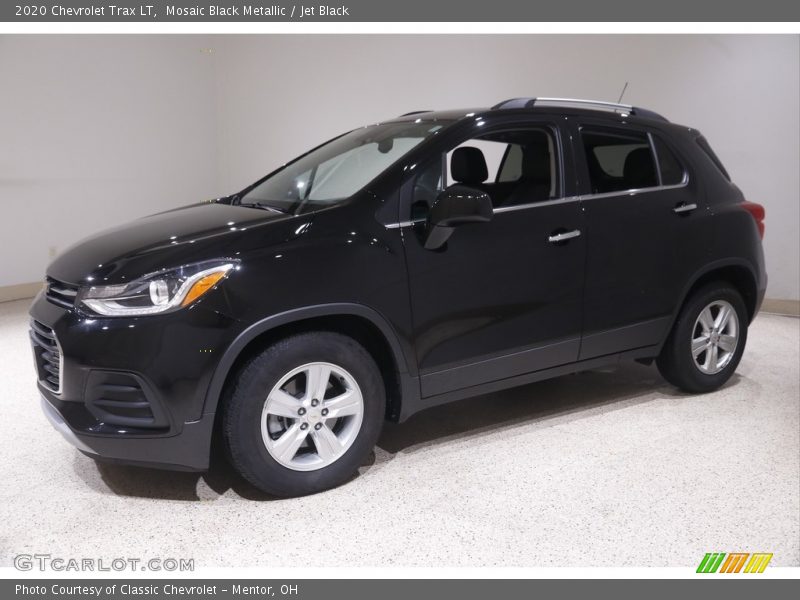 Mosaic Black Metallic / Jet Black 2020 Chevrolet Trax LT