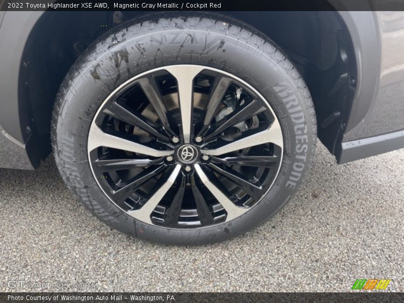 Magnetic Gray Metallic / Cockpit Red 2022 Toyota Highlander XSE AWD