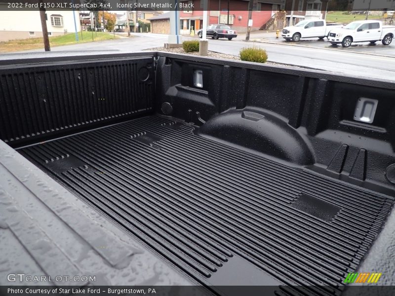 Iconic Silver Metallic / Black 2022 Ford F150 XLT SuperCab 4x4