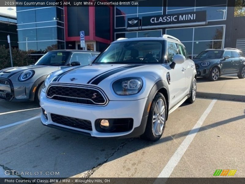 Light White / Chesterfield British Oak 2019 Mini Countryman Cooper S All4