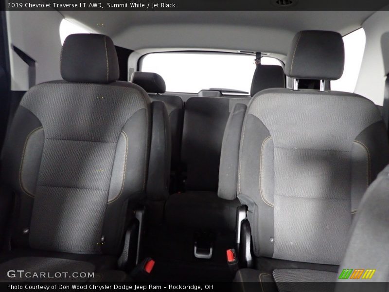 Summit White / Jet Black 2019 Chevrolet Traverse LT AWD