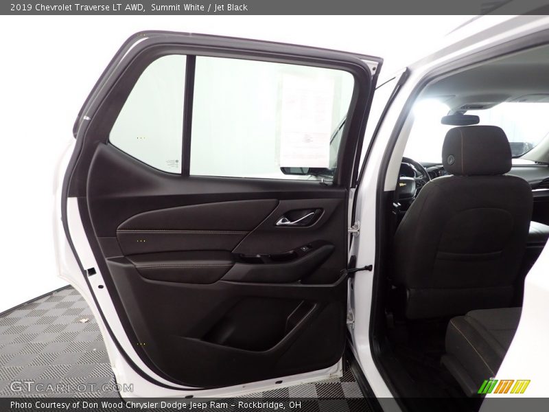 Summit White / Jet Black 2019 Chevrolet Traverse LT AWD