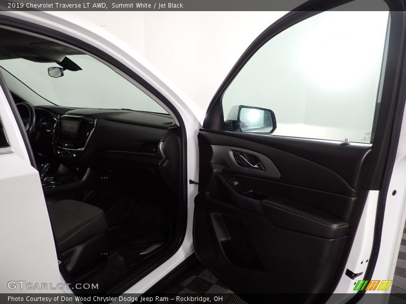 Summit White / Jet Black 2019 Chevrolet Traverse LT AWD