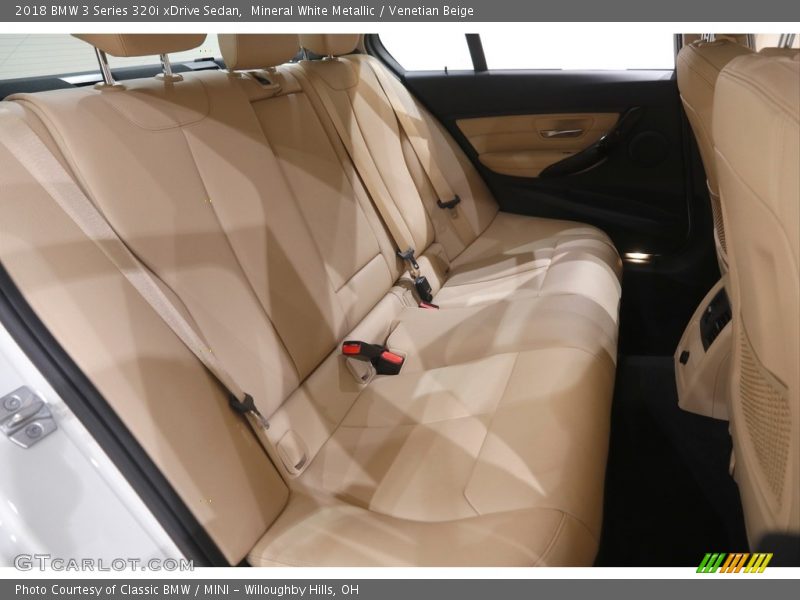 Mineral White Metallic / Venetian Beige 2018 BMW 3 Series 320i xDrive Sedan