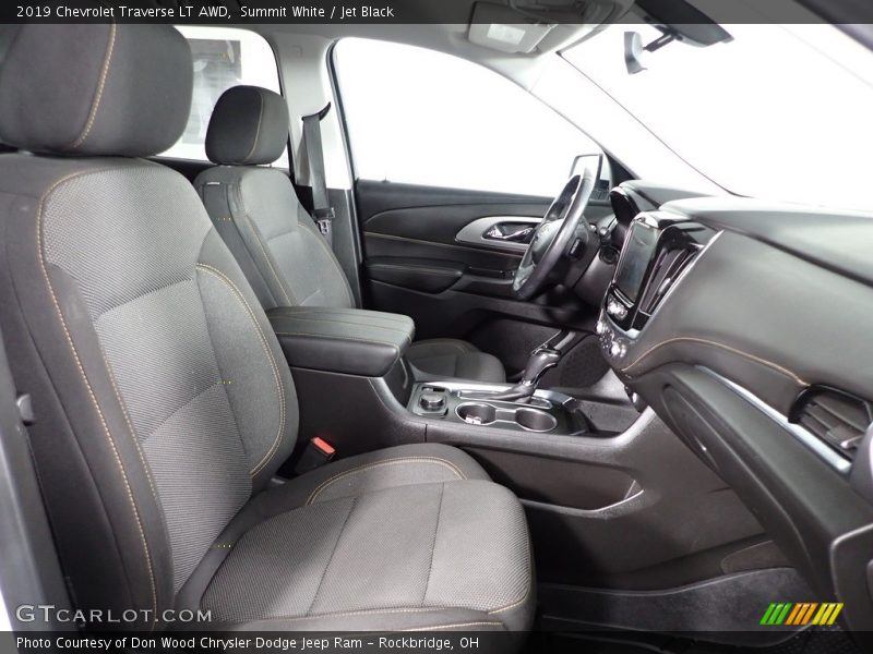 Summit White / Jet Black 2019 Chevrolet Traverse LT AWD