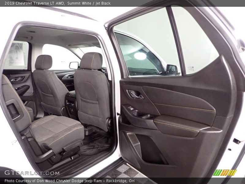 Summit White / Jet Black 2019 Chevrolet Traverse LT AWD