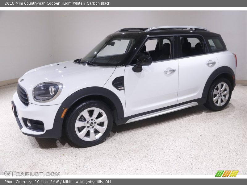 Light White / Carbon Black 2018 Mini Countryman Cooper