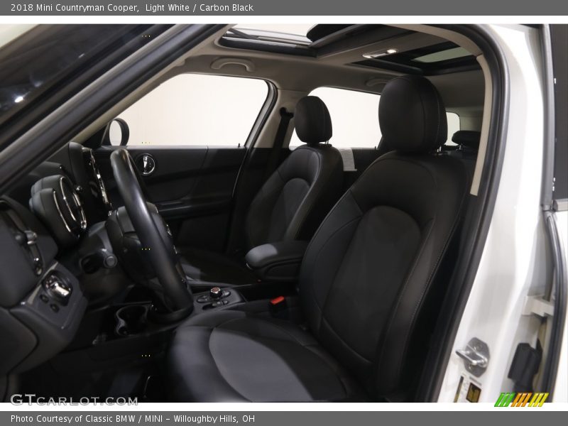 Light White / Carbon Black 2018 Mini Countryman Cooper