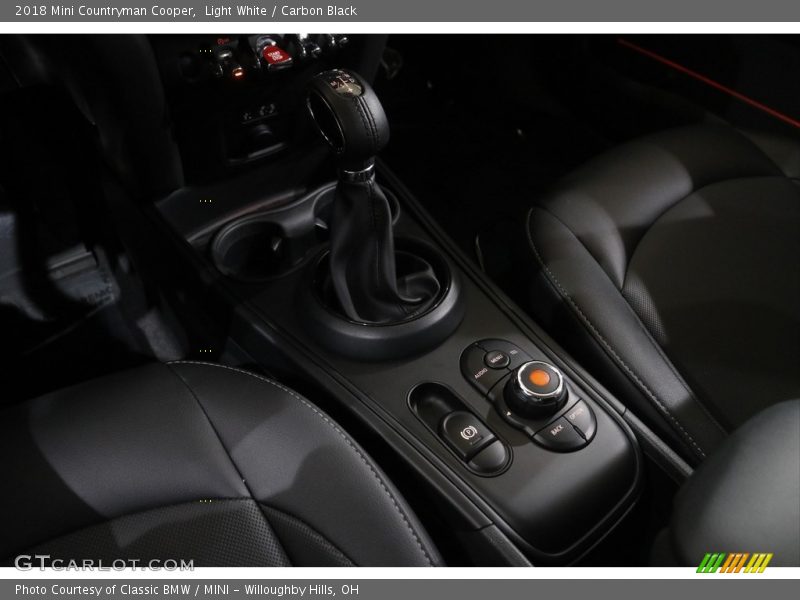 Light White / Carbon Black 2018 Mini Countryman Cooper