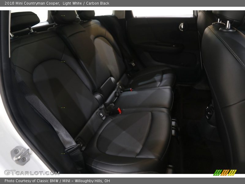 Light White / Carbon Black 2018 Mini Countryman Cooper