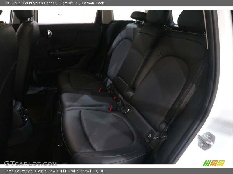 Light White / Carbon Black 2018 Mini Countryman Cooper