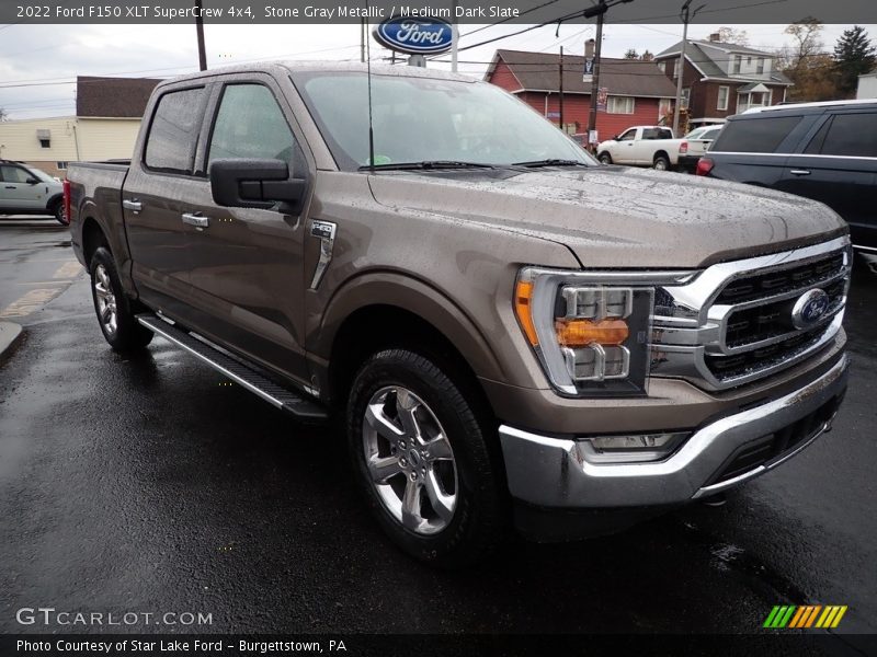 Front 3/4 View of 2022 F150 XLT SuperCrew 4x4