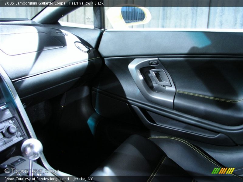 Pearl Yellow / Black 2005 Lamborghini Gallardo Coupe