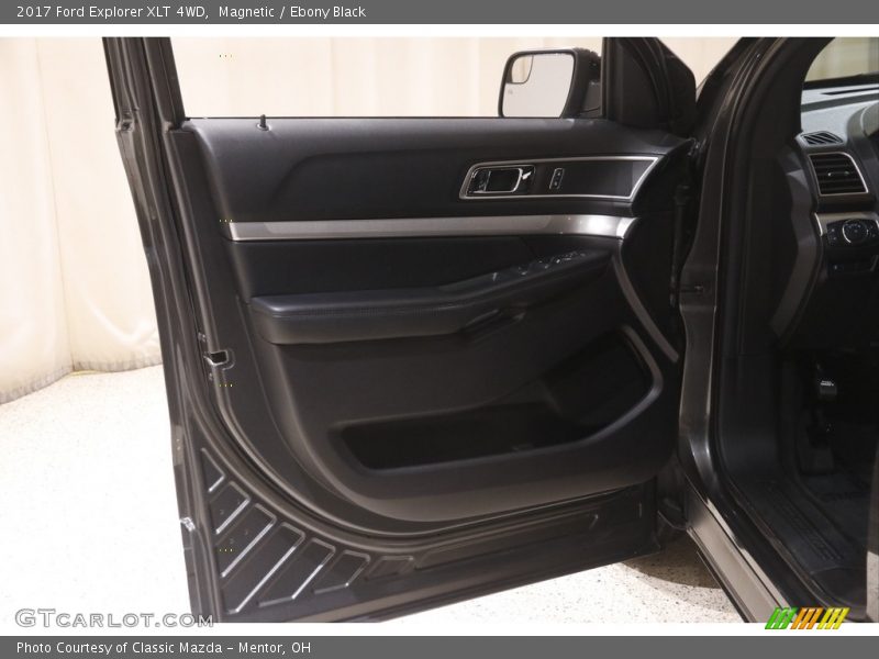 Magnetic / Ebony Black 2017 Ford Explorer XLT 4WD