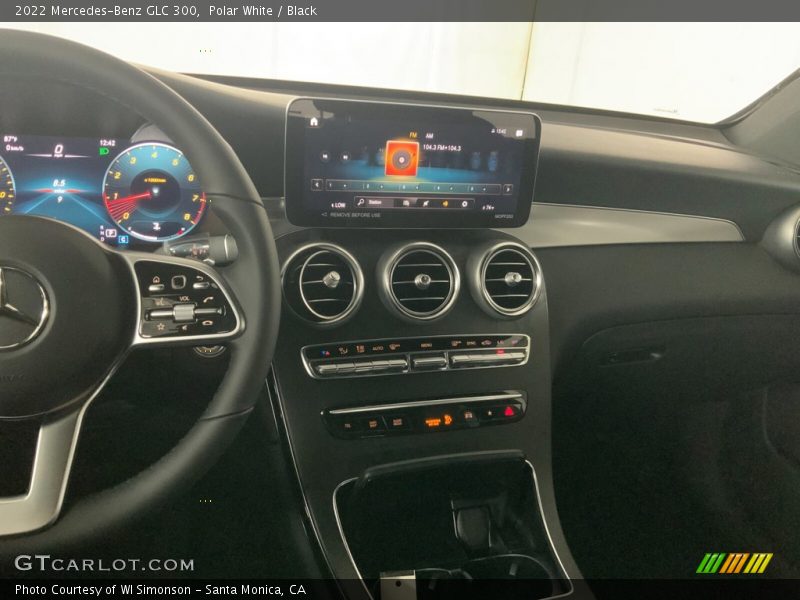 Polar White / Black 2022 Mercedes-Benz GLC 300