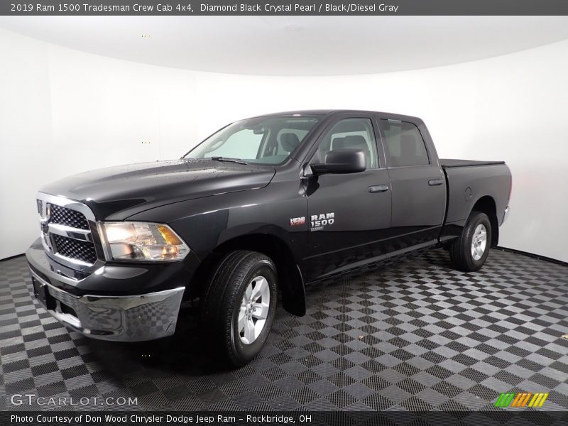 Diamond Black Crystal Pearl / Black/Diesel Gray 2019 Ram 1500 Tradesman Crew Cab 4x4