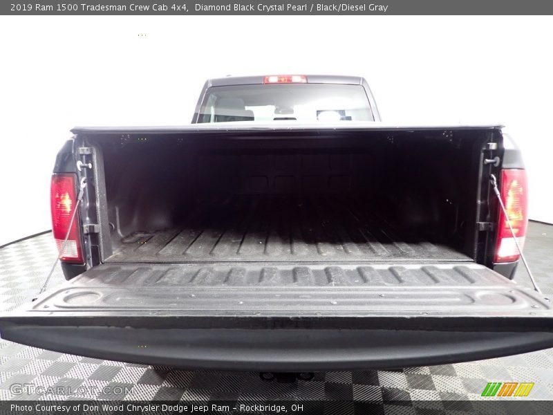 Diamond Black Crystal Pearl / Black/Diesel Gray 2019 Ram 1500 Tradesman Crew Cab 4x4