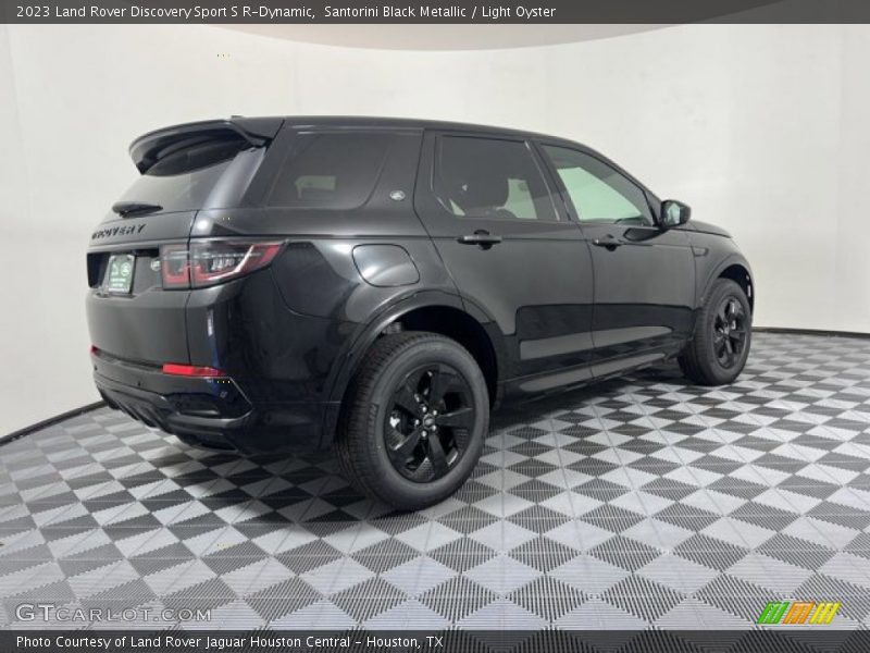 Santorini Black Metallic / Light Oyster 2023 Land Rover Discovery Sport S R-Dynamic
