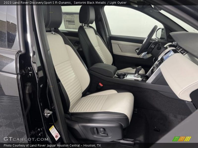 Santorini Black Metallic / Light Oyster 2023 Land Rover Discovery Sport S R-Dynamic