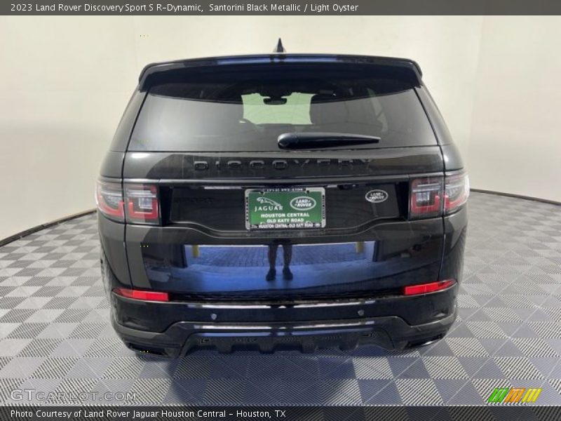 Santorini Black Metallic / Light Oyster 2023 Land Rover Discovery Sport S R-Dynamic