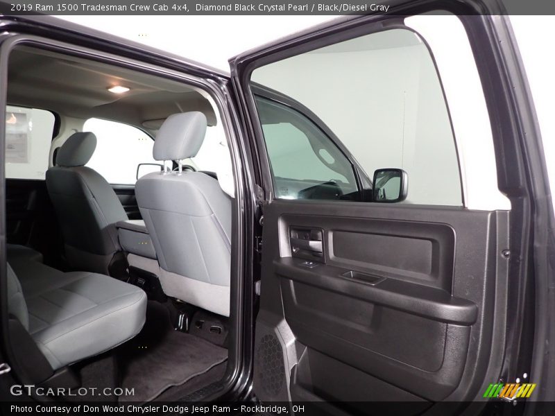 Diamond Black Crystal Pearl / Black/Diesel Gray 2019 Ram 1500 Tradesman Crew Cab 4x4