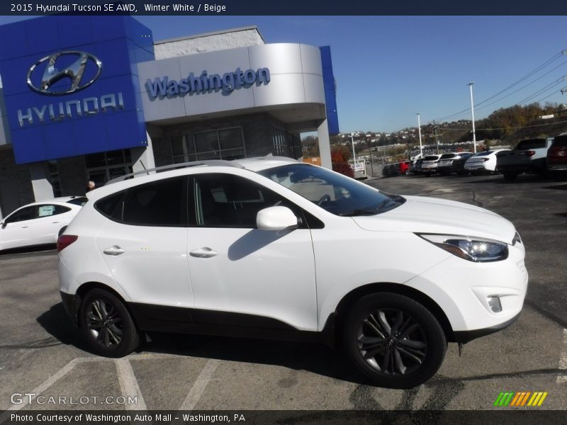 Winter White / Beige 2015 Hyundai Tucson SE AWD