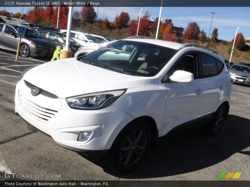 Winter White / Beige 2015 Hyundai Tucson SE AWD