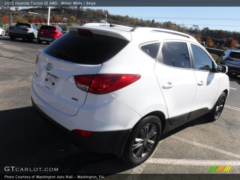 Winter White / Beige 2015 Hyundai Tucson SE AWD