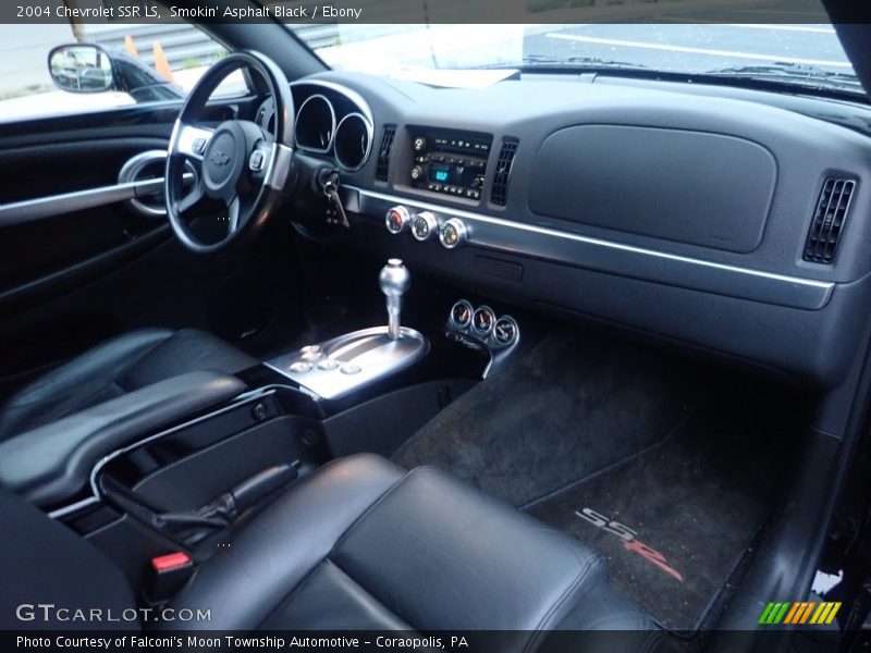Smokin' Asphalt Black / Ebony 2004 Chevrolet SSR LS