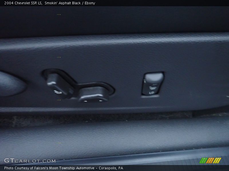Smokin' Asphalt Black / Ebony 2004 Chevrolet SSR LS