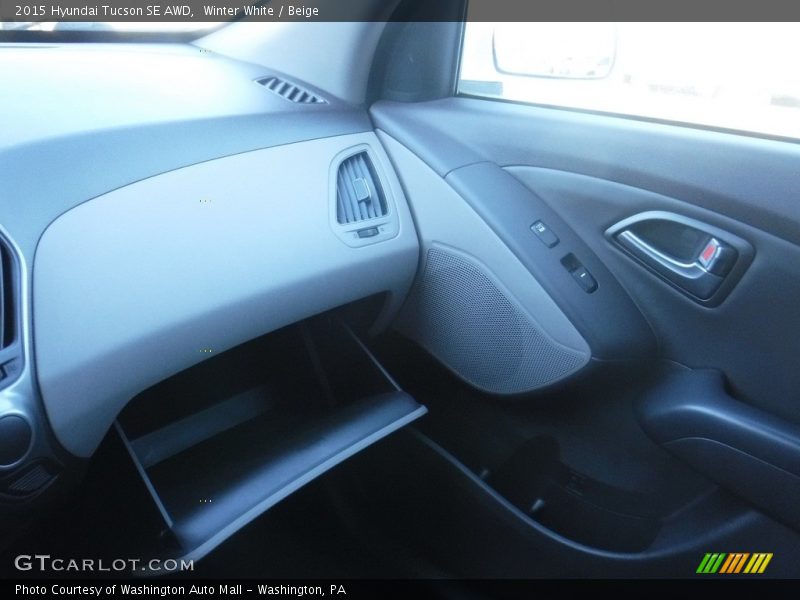 Winter White / Beige 2015 Hyundai Tucson SE AWD
