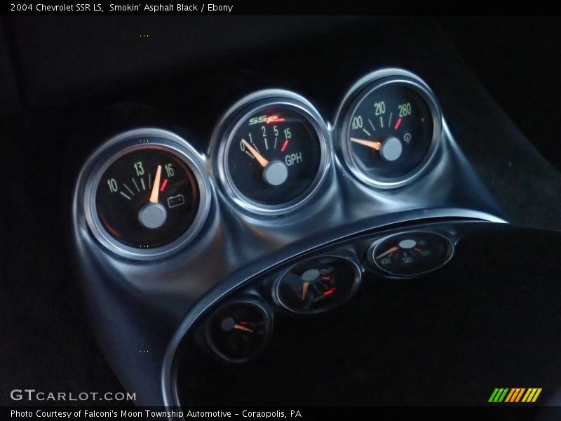Smokin' Asphalt Black / Ebony 2004 Chevrolet SSR LS