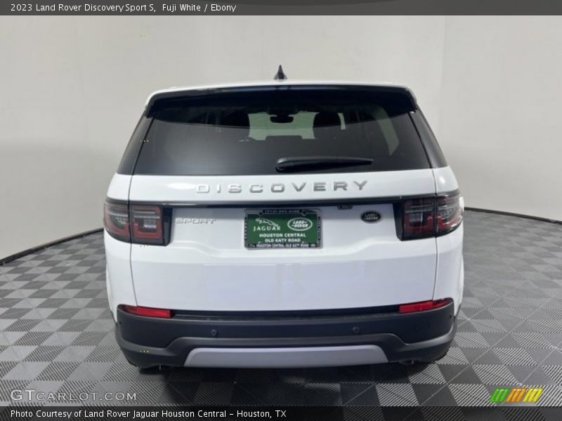 Fuji White / Ebony 2023 Land Rover Discovery Sport S