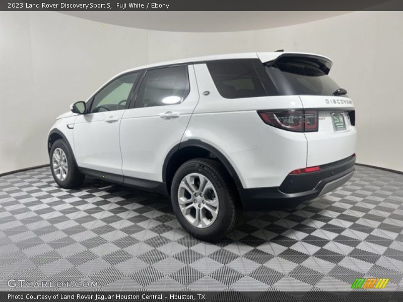 Fuji White / Ebony 2023 Land Rover Discovery Sport S