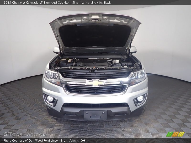 Silver Ice Metallic / Jet Black 2019 Chevrolet Colorado LT Extended Cab 4x4