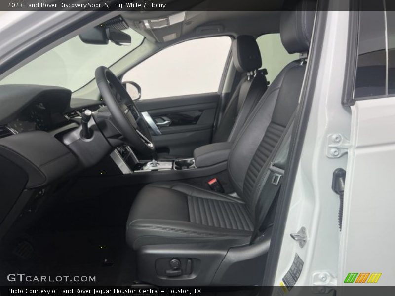 Fuji White / Ebony 2023 Land Rover Discovery Sport S
