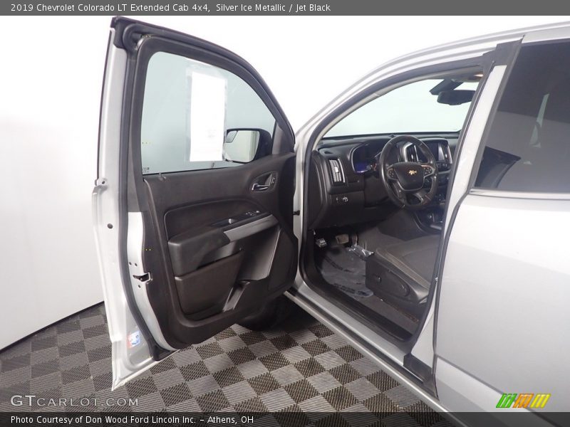 Silver Ice Metallic / Jet Black 2019 Chevrolet Colorado LT Extended Cab 4x4