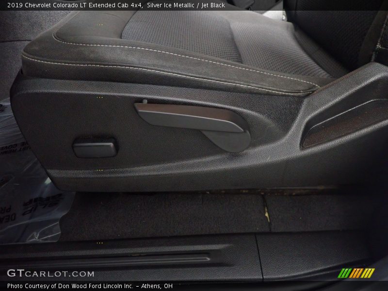 Silver Ice Metallic / Jet Black 2019 Chevrolet Colorado LT Extended Cab 4x4