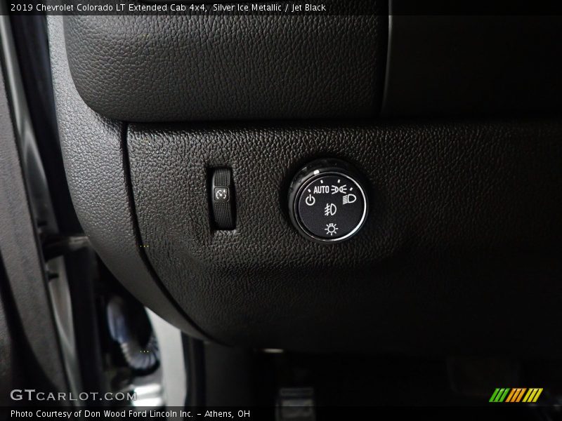 Silver Ice Metallic / Jet Black 2019 Chevrolet Colorado LT Extended Cab 4x4