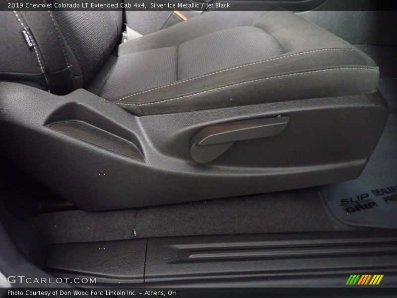 Silver Ice Metallic / Jet Black 2019 Chevrolet Colorado LT Extended Cab 4x4