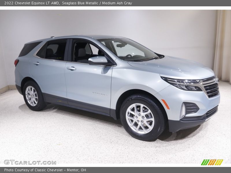 Front 3/4 View of 2022 Equinox LT AWD