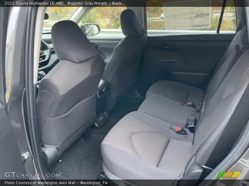 Magnetic Gray Metallic / Black 2022 Toyota Highlander LE AWD