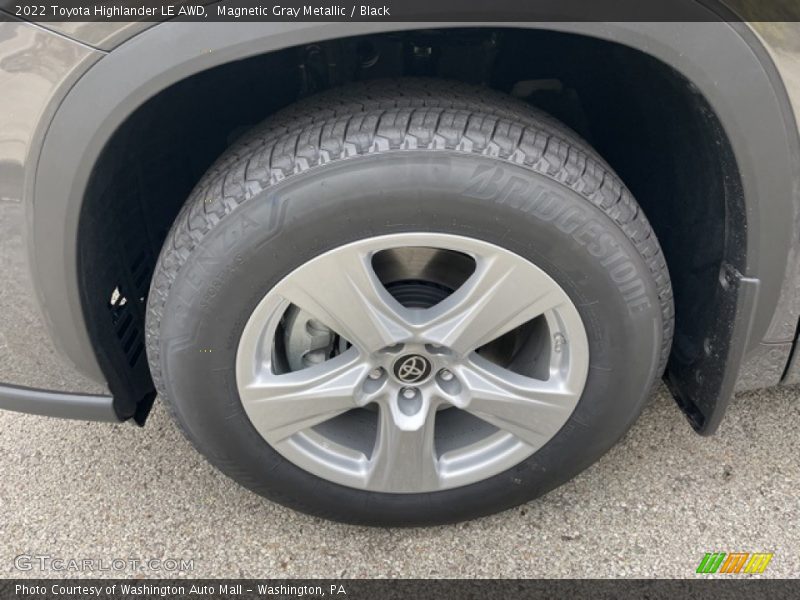 Magnetic Gray Metallic / Black 2022 Toyota Highlander LE AWD